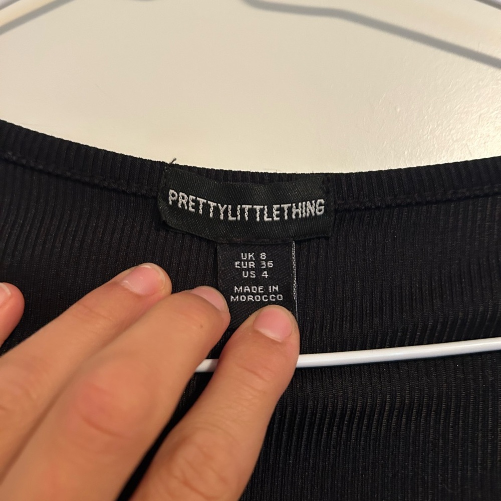 PrettyLittleThing Black Buttoned long sleeve ribbed Bodysuit - Picture 2 of 3